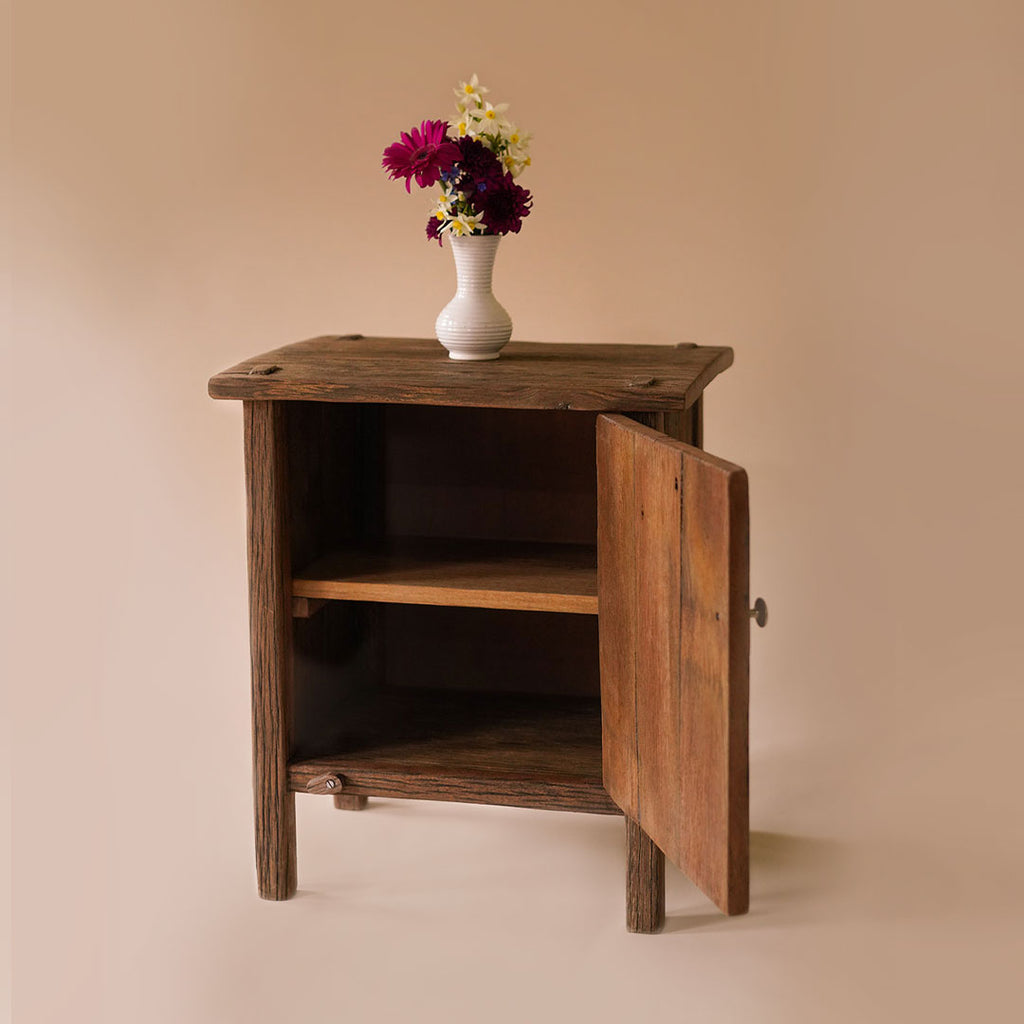 Single Door Jetty Pedestal