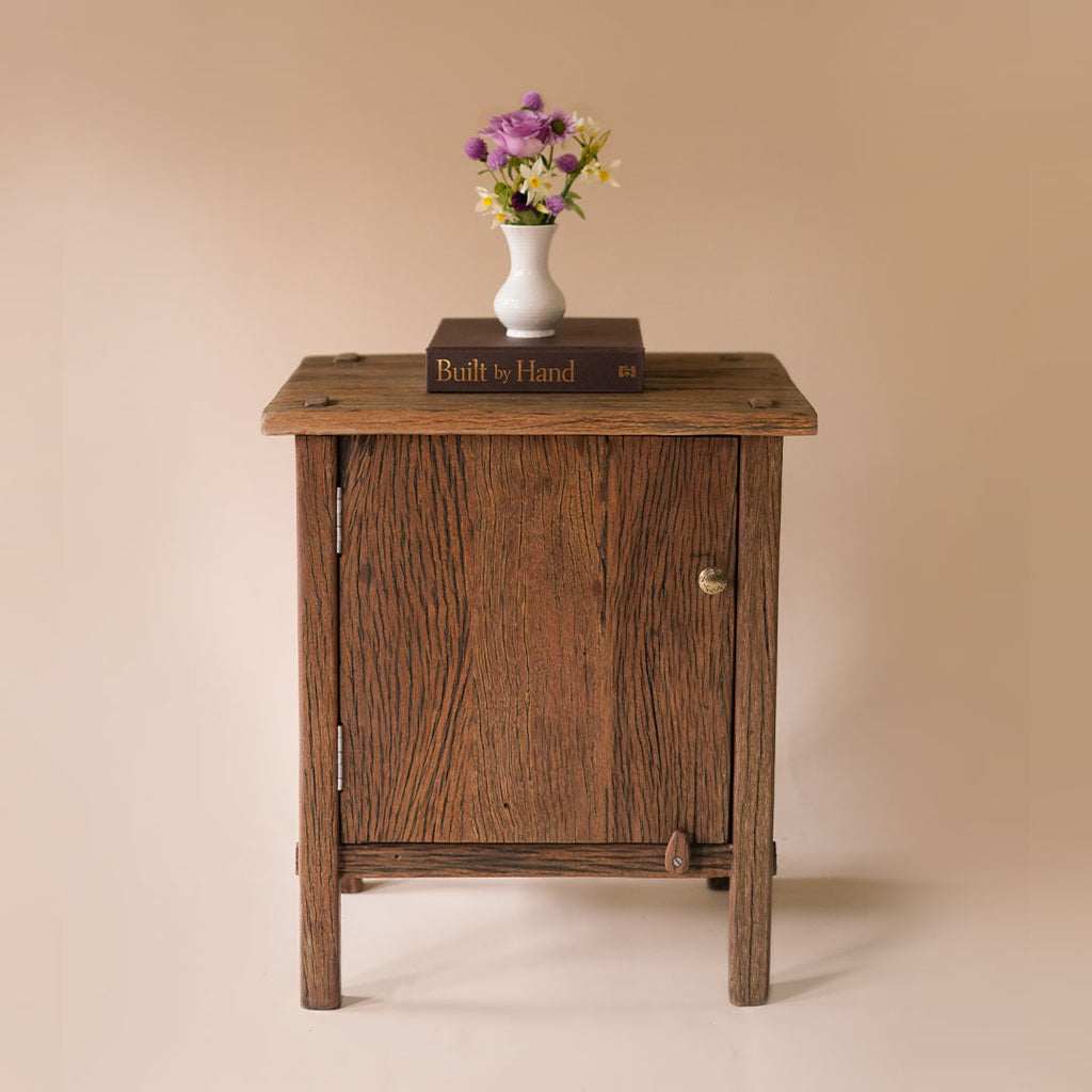 Single Door Jetty Pedestal