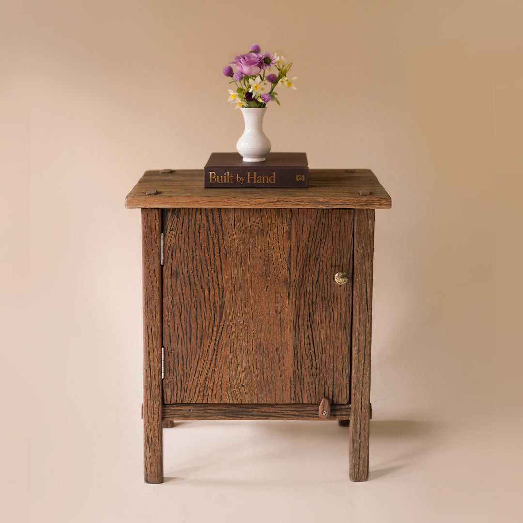Single Door Jetty Pedestal